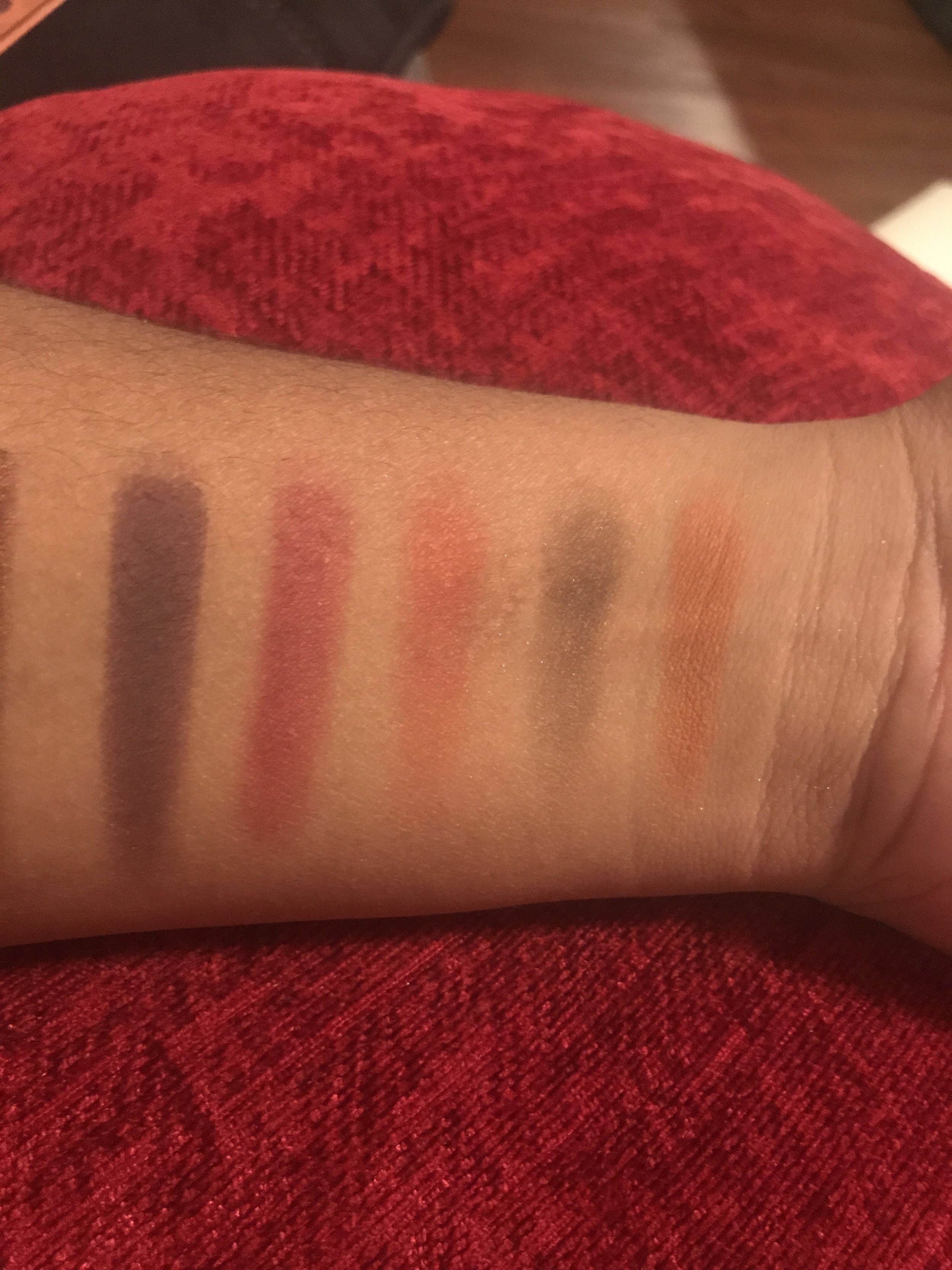 MATTES, with single swatch. No primer & no liquid.